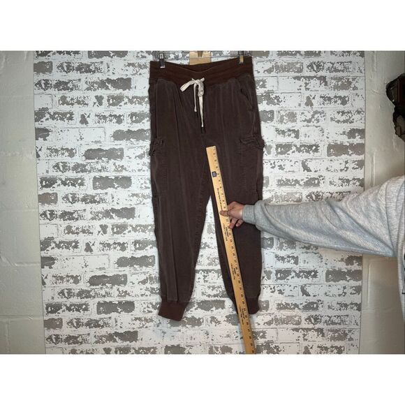 Aerie | women brown cargo jogger pants - Picture 5 of 9